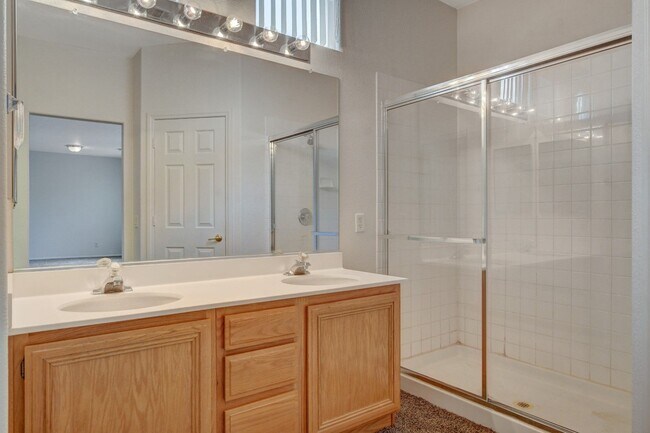 Building Photo - Beautiful 2-Story, 3-Bedroom Home in the H...