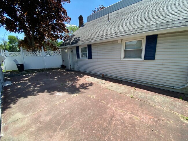 Building Photo - 11 Ilene Pl