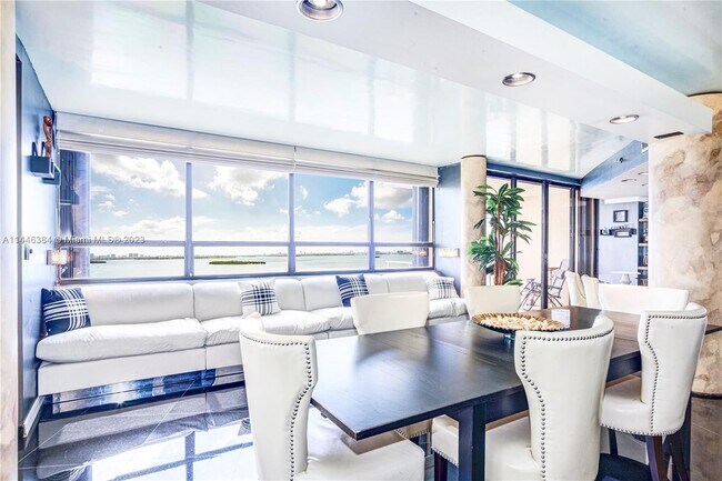 Building Photo - 11113 Biscayne Blvd