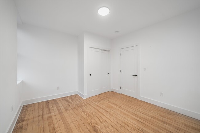 Building Photo - 500 Monroe St