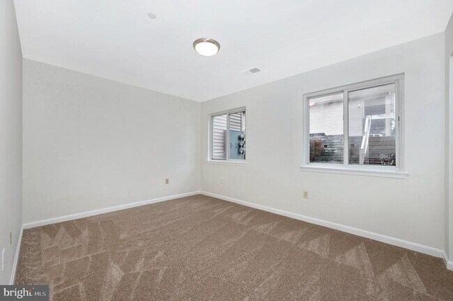 Building Photo - 10247 Redtail Ct