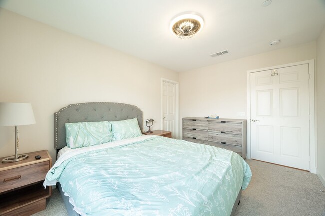 Building Photo - Lovely Home in Chino Valley Unified School...