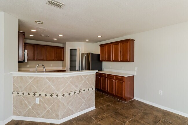 Building Photo - 19738 Timberbluff Dr