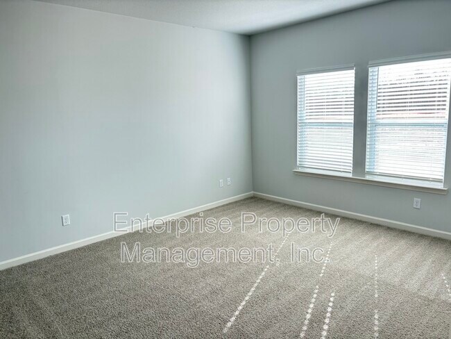 Building Photo - 230 Kipling Dr