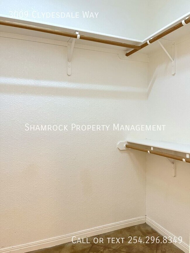 Building Photo - Surrey Ridge duplex