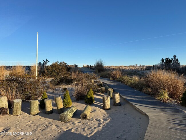 Building Photo - 29 4th Ave