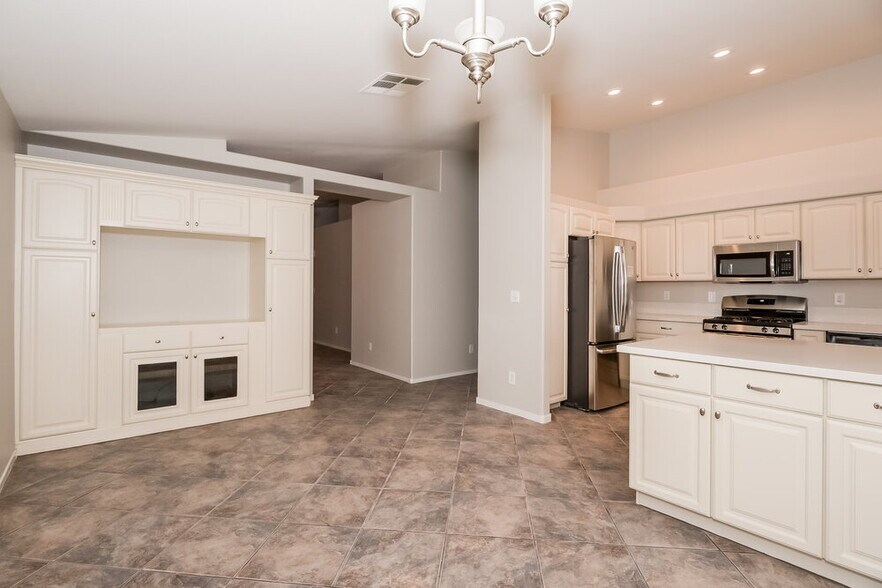 Building Photo - 2118 Marathon Keys Ave