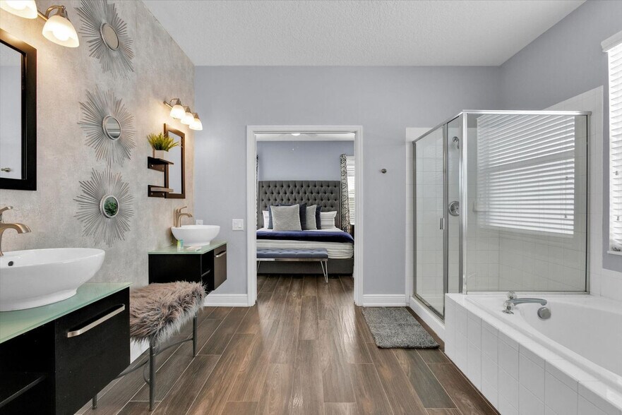 Building Photo - 8131 Sun Palm Dr