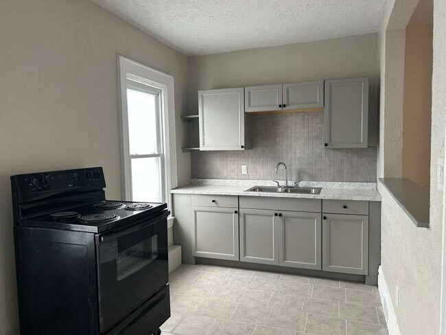 Building Photo - 108 Stamm Ave