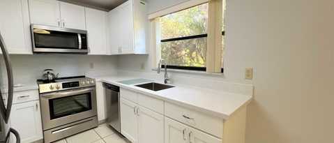 Building Photo - 3101 Lucerne Park Dr