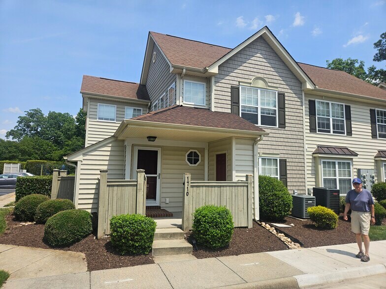 Building Photo - 1710 Duntrune Gln
