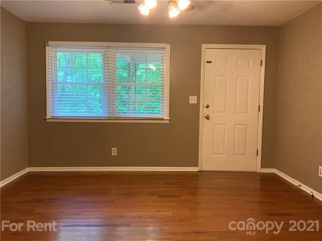 Building Photo - 2320 Woodbridge Dr