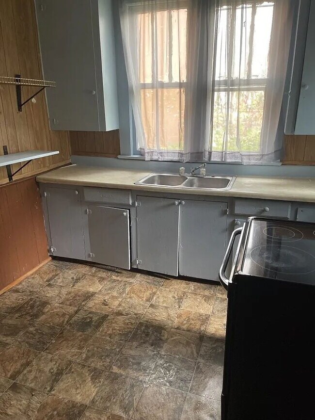 Building Photo - 217 S Woodrow St