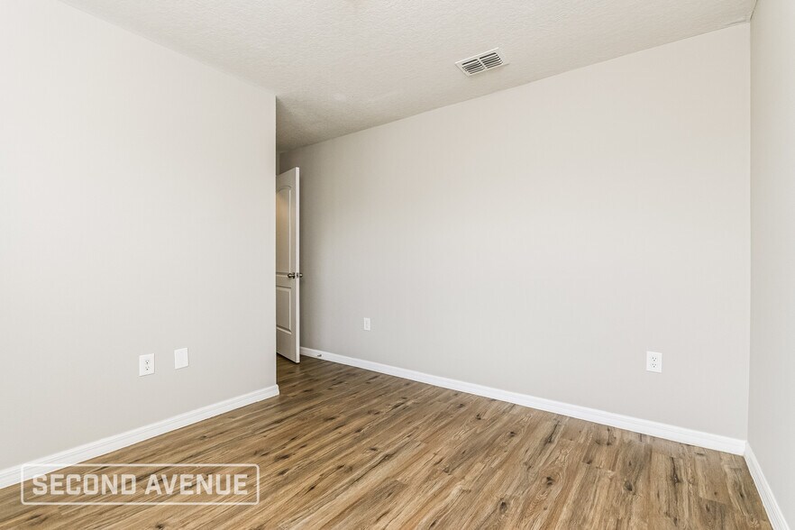 Building Photo - 2179 Rock Dr