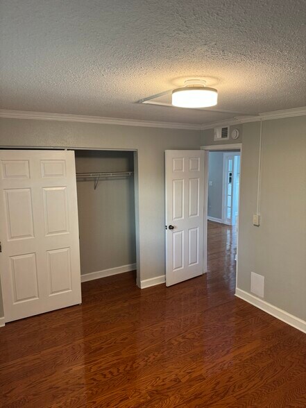 Building Photo - 3232 S Macdill Ave