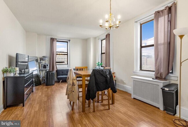 Building Photo - 1324 Locust St