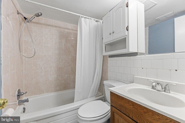 Building Photo - 4903 Americana Dr