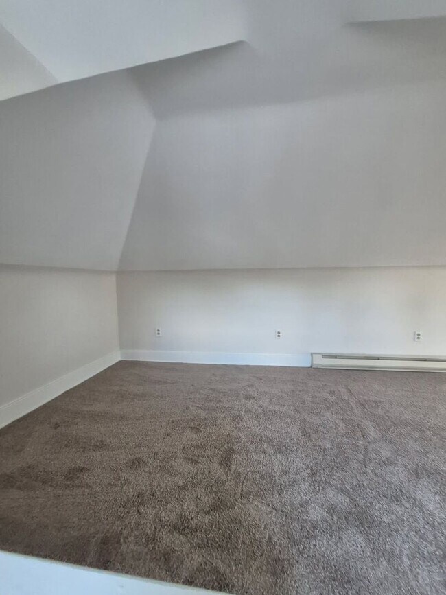 Building Photo - Charming 3BR 1BA home in Tarentum