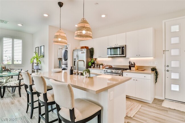 Building Photo - 11290 Hidden Peak Ave