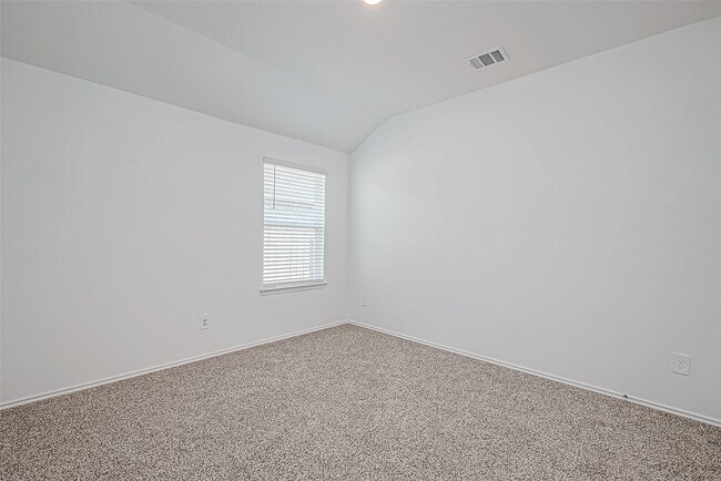 Building Photo - 532 Comal Trl
