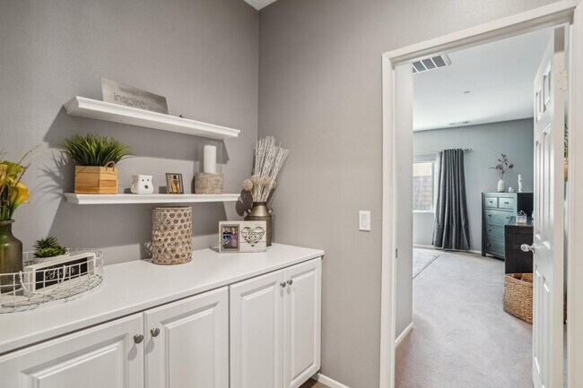 Building Photo - 42912 Gazapo Ct