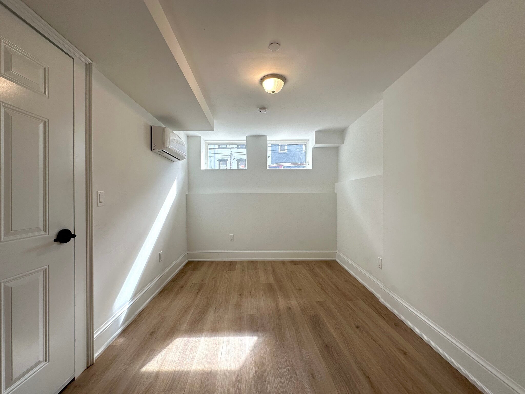 Building Photo - 140 3rd St