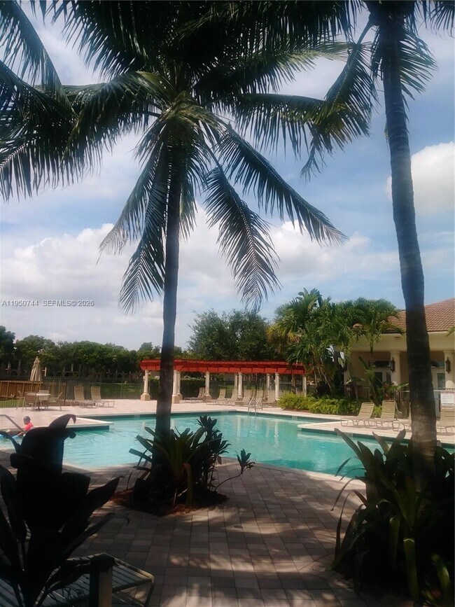 Building Photo - 2494 Centergate Dr