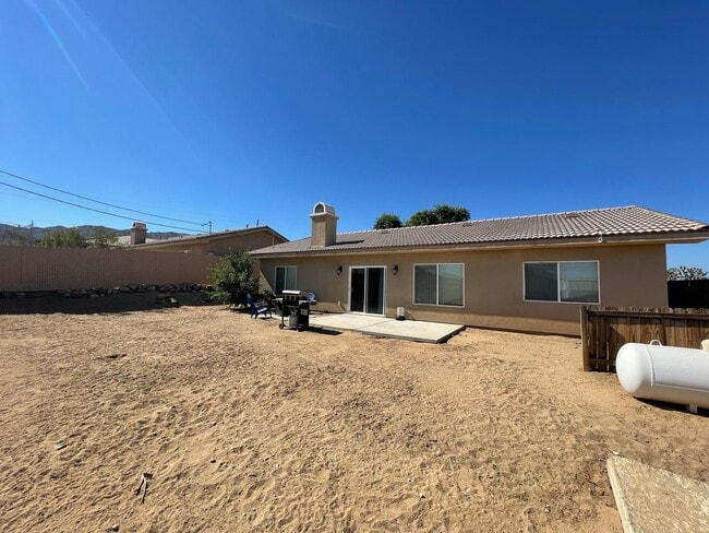 Building Photo - Beautiful 3/2 in the heart of JT!