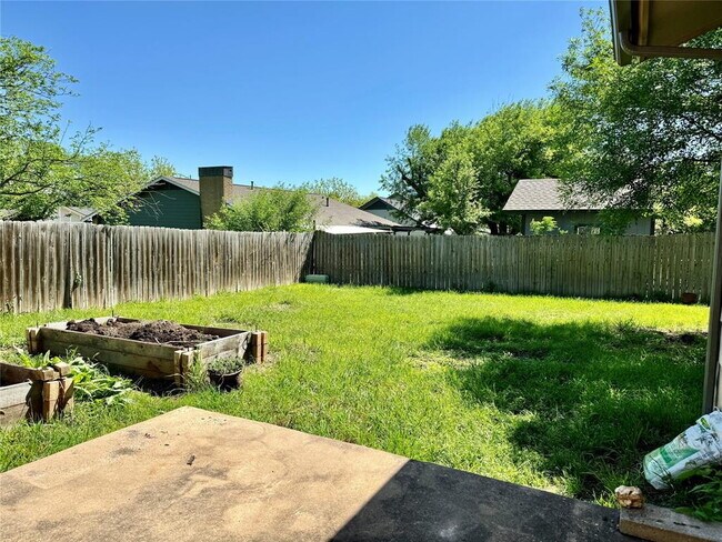 Building Photo - Charming Ranch Style Home Near Parmer Lane...
