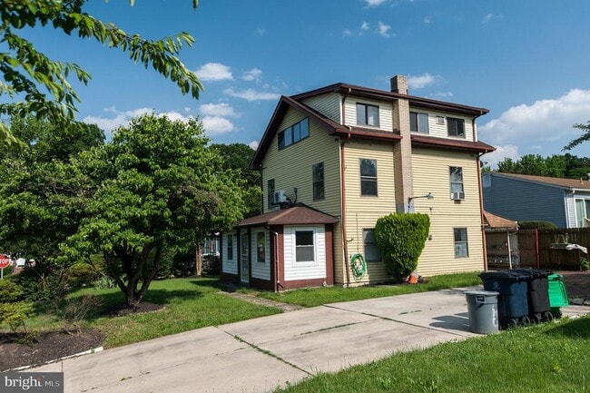 Building Photo - 6410 63rd Pl