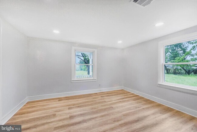 Building Photo - 151 Concert Ln