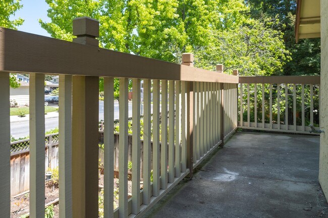 Building Photo - 38860 Cherry Glen Common