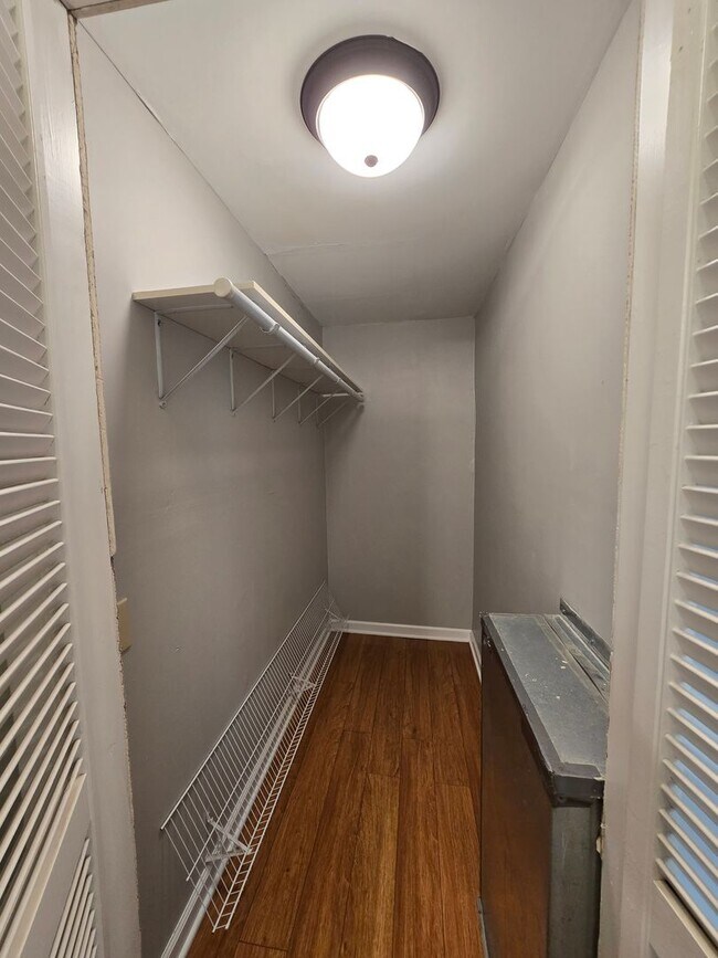 Building Photo - 1 Bedroom Northshore Apartment