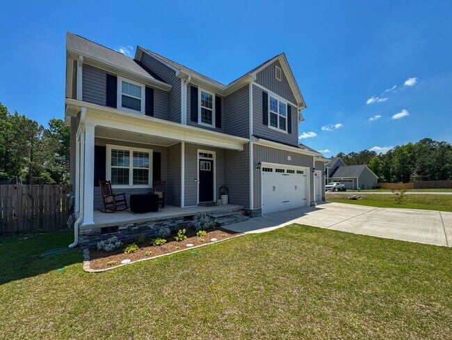 Building Photo - Stunning 4 Bed 2.5 Bath Home in Cameron with Fenced Yard