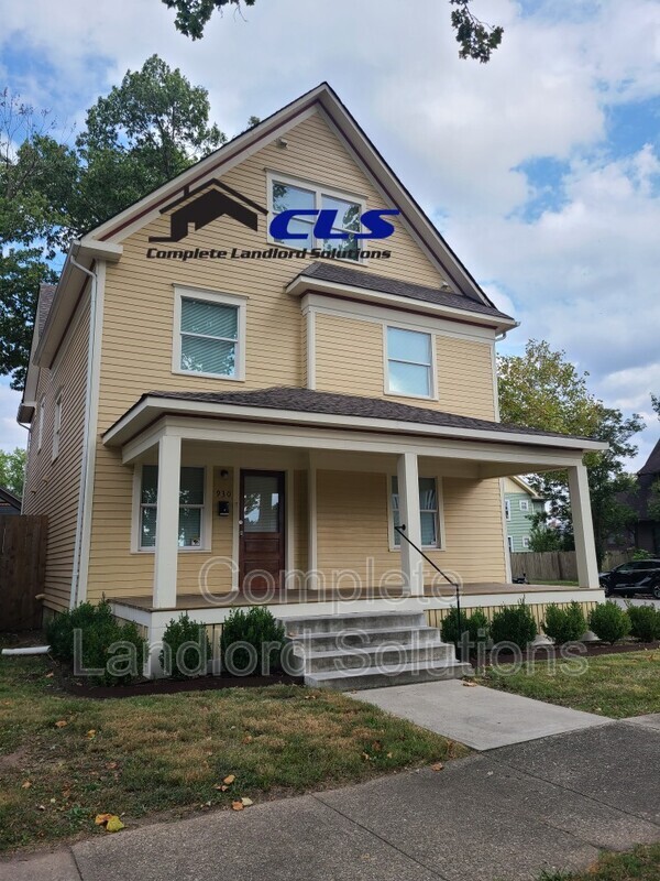 Building Photo - 646 Farrington St