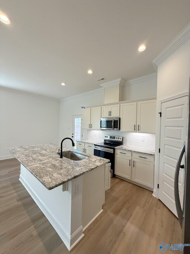 Building Photo - 24057 Quints Dr