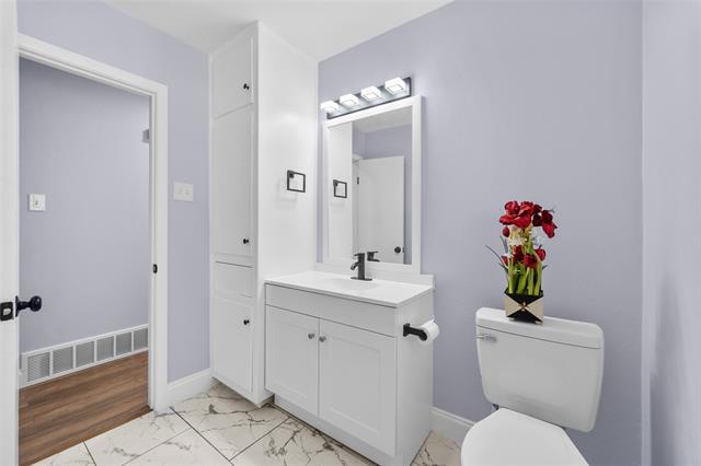 Building Photo - 4409 Wedgmont Cir S