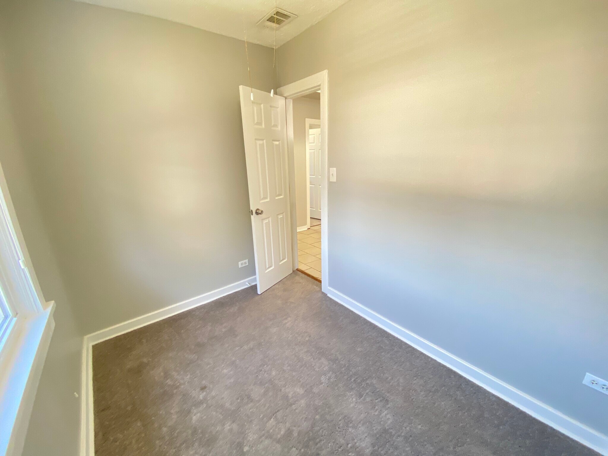 Building Photo - 2838 N Drake Ave