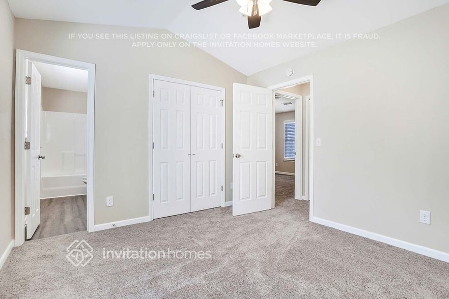 Building Photo - 371 Coral Cir