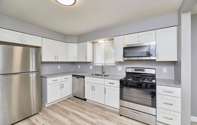 Building Photo - 11003 Fawnhaven Dr