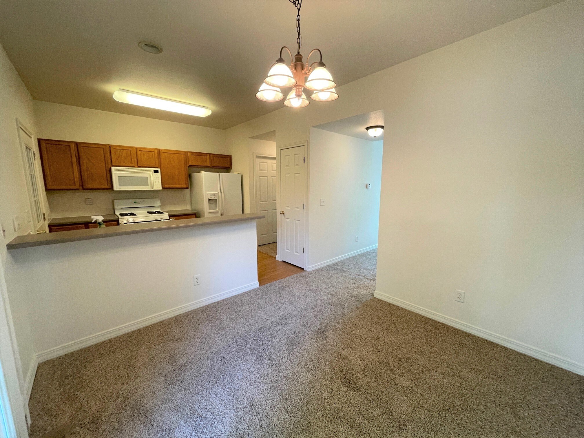 Kitchen, Dining - 1212 S Emery St