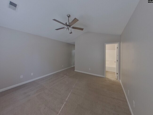 Building Photo - 562 Chisolm Way