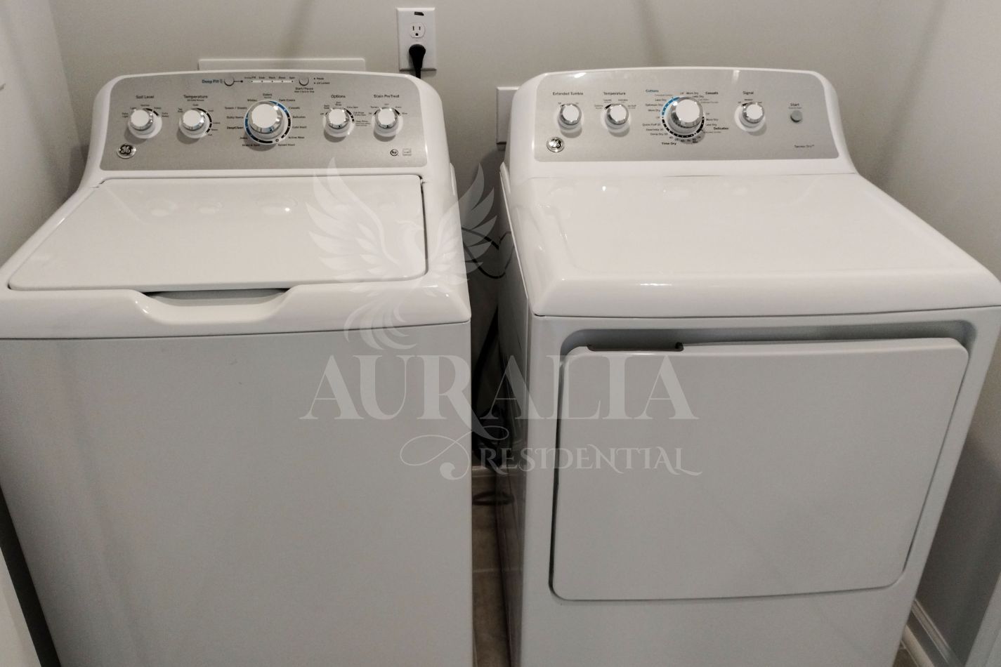 Building Photo - 2405 Kasota Ln