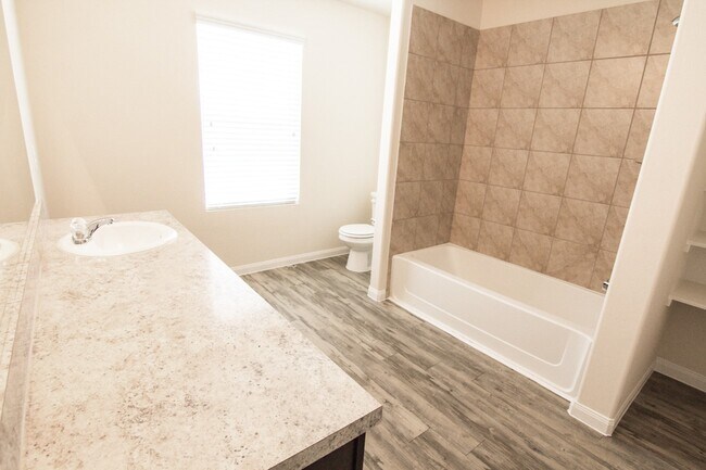 Building Photo - 820 Canton Grass Ln