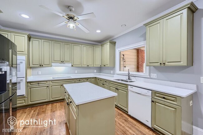 Building Photo - 5 br, 4 bath House - 1795 Millside Terrace...