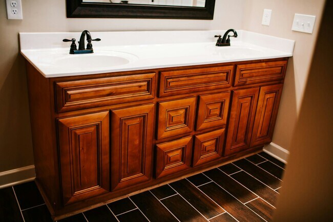 Building Photo - 109 Dickson Marks Rd