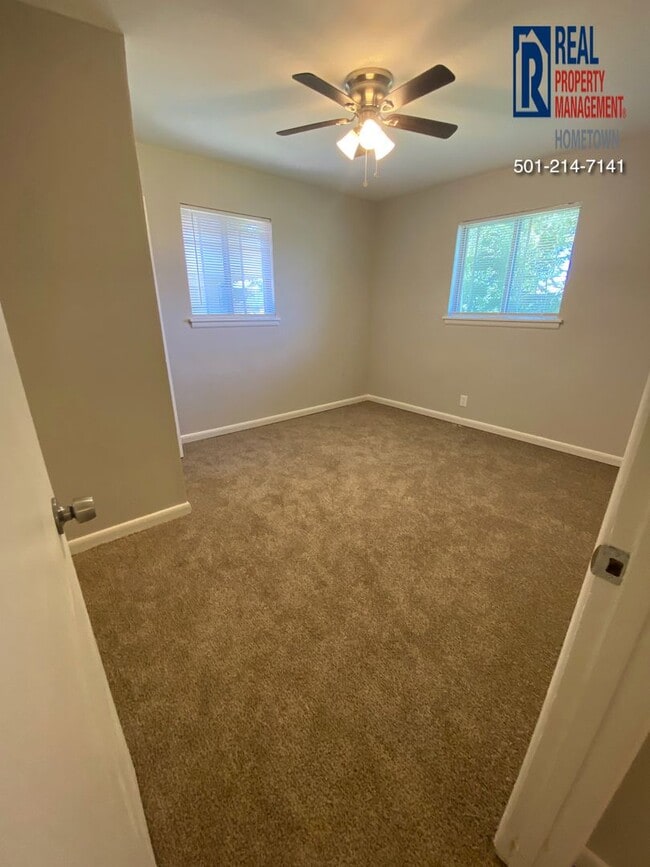 Building Photo - 501 Warren-