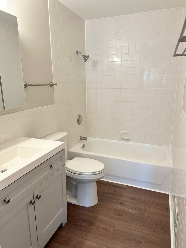 Building Photo - 525 Ryan Ln