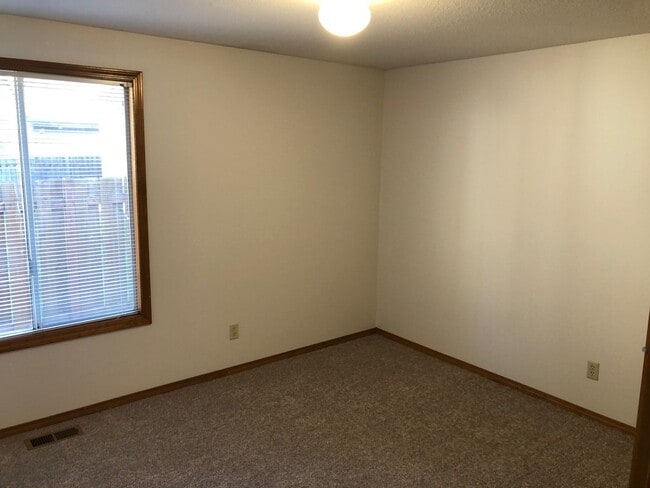 Building Photo - 3911 NW 166th Dr