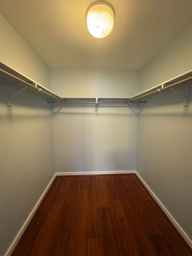 Building Photo - Bright & Spacious 3-Bedroom Home in Peacef...